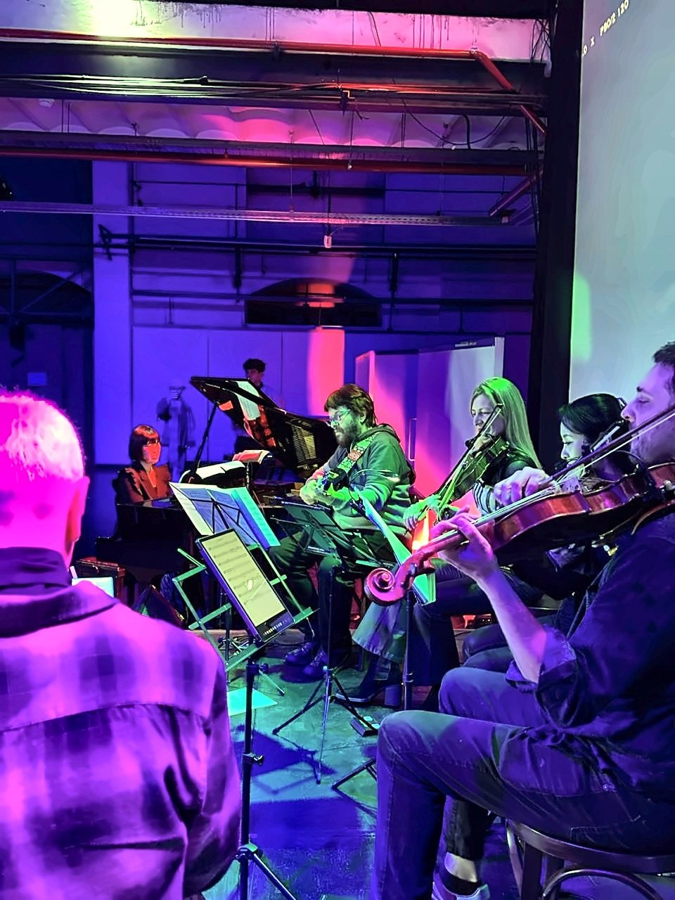 X-Strings en vivo, formación completa
